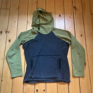 EUC Men’s Melly Small